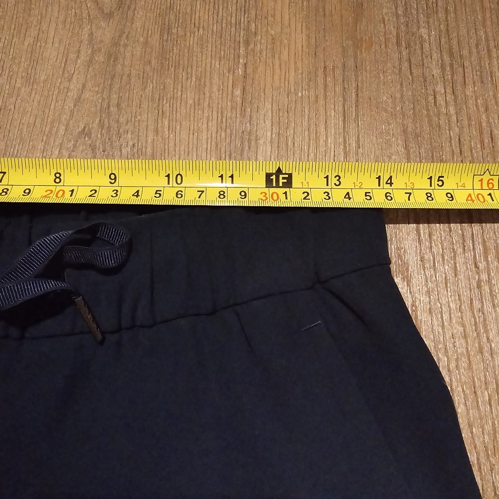 Lululemon On The Fly Crop Woven 23" Navy Blue sz 4 - Picture 2 of 8